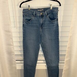 Levi's Women's Skinny Jeans in Blue